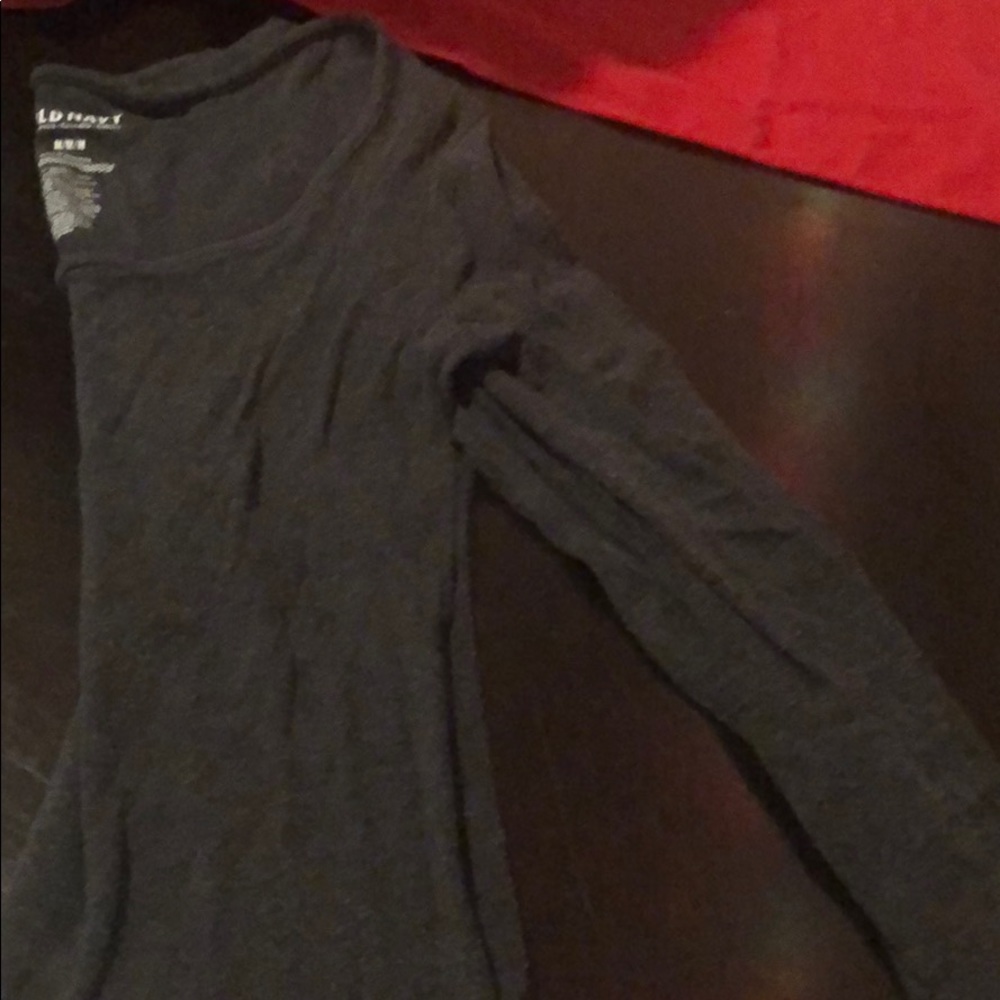 Gray long sleeve shirt